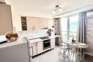 Двухкомнатная квартира, Никита