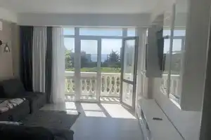 Студия, Ялта
