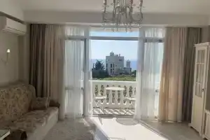 Студия, Ялта