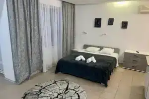 Студия, Алушта