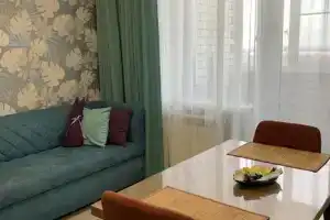 Однокомнатная квартира, Бор