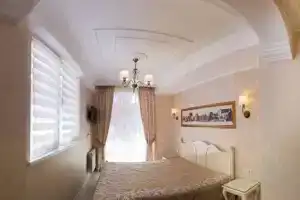 Студия, Ялта