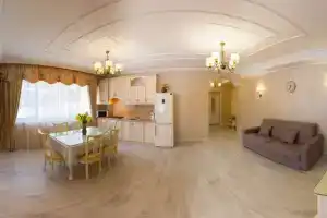 Трехкомнатная квартира, Ялта