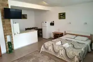Студия, Алушта