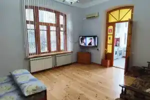 Однокомнатная квартира, Ялта