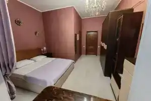 Комната, Адлер