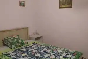Однокомнатная квартира, Макопсе