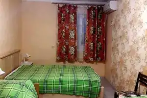 Однокомнатная квартира, Макопсе