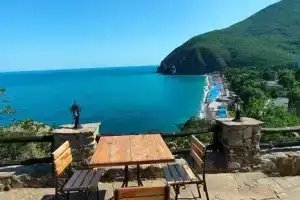 Студия, Партенит