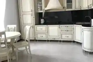 Двухэтажный коттедж, Хоточ