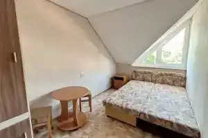 Комната, Судак