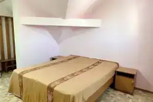 Комната, Судак