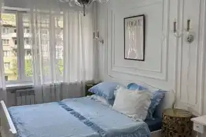 Трехкомнатная квартира, Тырныауз