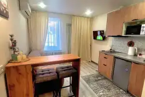 Студия, Артём