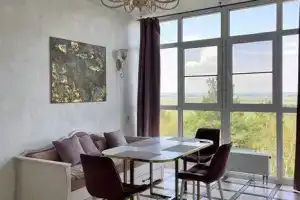 Двухкомнатная квартира, Солотча