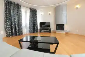 Трехкомнатная квартира, Красноярск