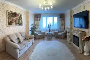 Трехкомнатная квартира, Калининград