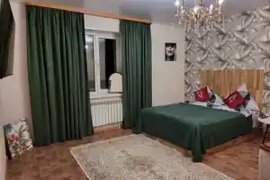 Трехкомнатная квартира, Александров