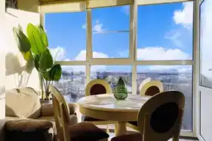 Студия, Новосельцы