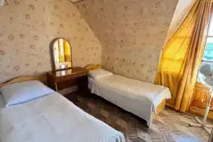 Комната, Вардане