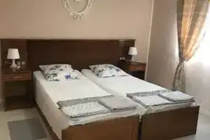 Комната, Якорная Щель