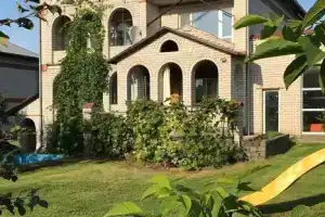 Двухэтажный коттедж