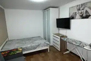 Комната, Судак