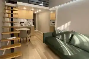 Двухуровневая студия, Москва