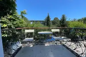 Студия, Алушта