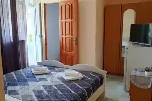 Комната, Якорная Щель