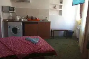 Студия, Алушта
