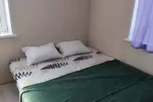 Двухкомнатная квартира, Артём