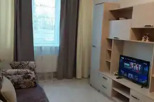 Однокомнатная квартира, Бисерово