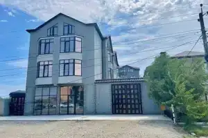 Трехкомнатная квартира, Махачкала
