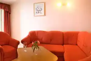 Комната, Утес