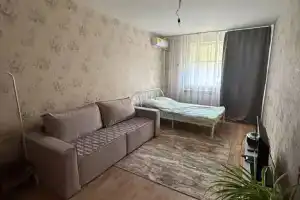Однокомнатная квартира, Шахты