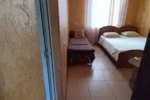 Комната, Адлер