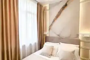 Студия, Высокое