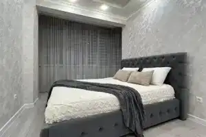 Двухкомнатная квартира, Яблоновский