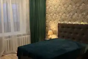 Трехкомнатная квартира, Курган