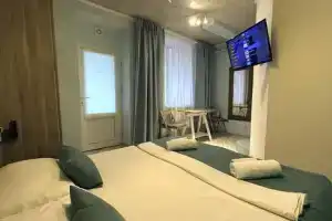Комната, Феодосия