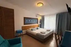 Комната, Феодосия