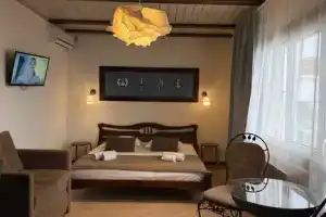 Комната, Феодосия