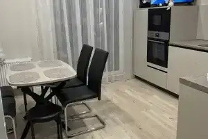 Двухкомнатная квартира, Знаменский