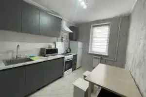 Двухкомнатная квартира, Островец