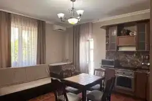 Трехкомнатная квартира, Лазаревское