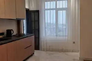 Трехкомнатная студия, Бишкек