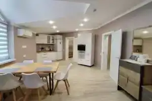 Четырехкомнатная квартира, Веселовка