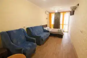 Студия, Семидворье