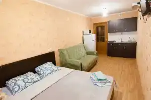 Студия, Семидворье